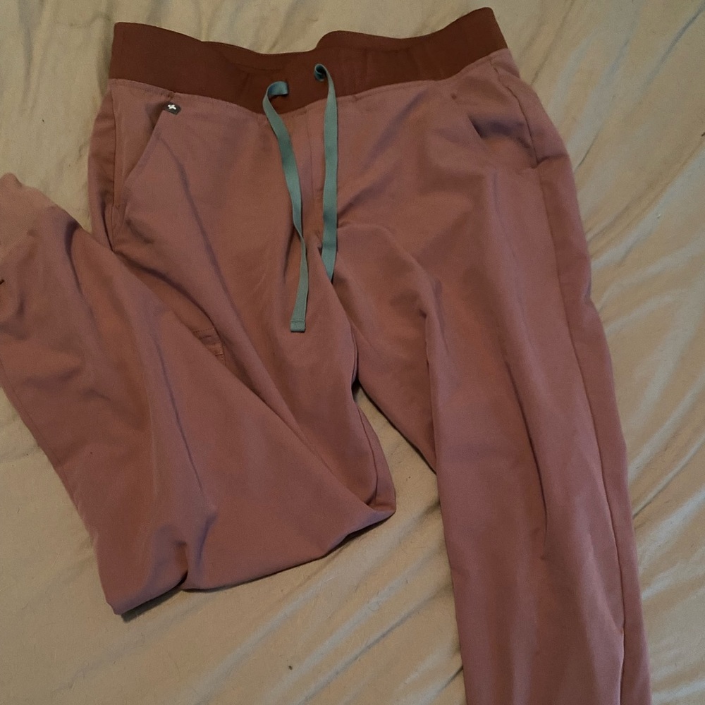 Figs mauve joggers